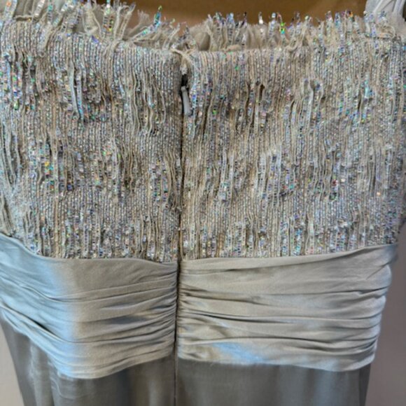 Theia SIlver Silk Strapless Gown with Beaded Bodice Size 14 - Picture 5 of 7